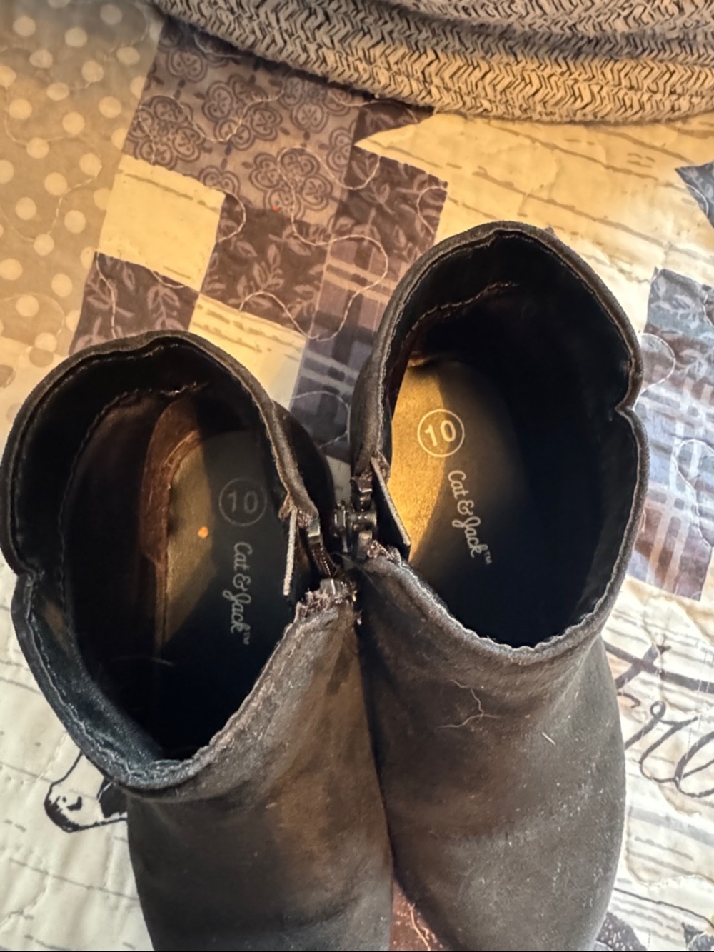 Black boots - Picture 2 of 5